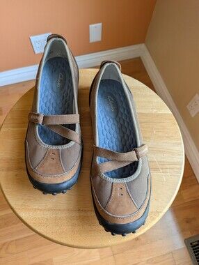Clarks Privo Women’s Brown Casual Flats - Comfortable Walking Travel loafers
